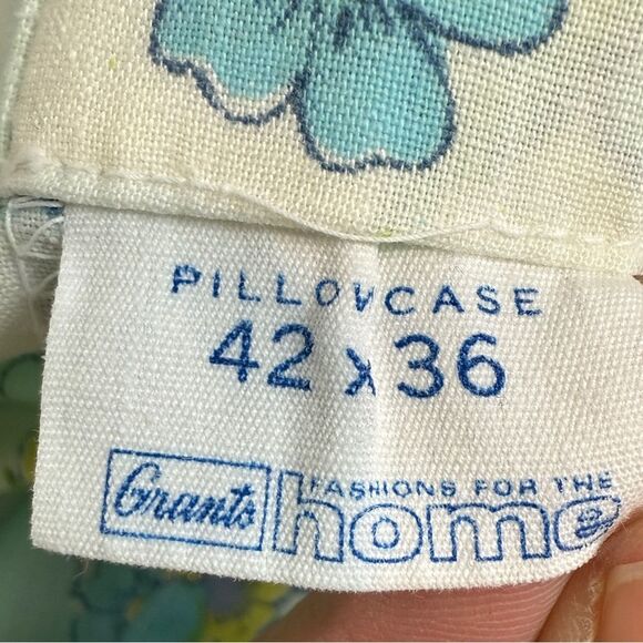 2 Vintage Grants Home Muslin Blue Green Floral Standard Pillowcases 60s - Picture 3 of 5